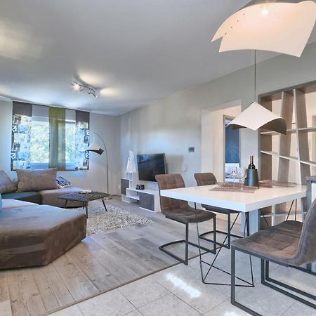 Modern Oasis Apartment Пула Екстериор снимка