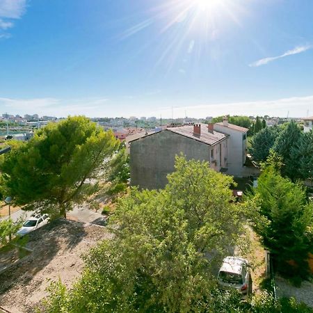 Modern Oasis Apartment Пула Екстериор снимка