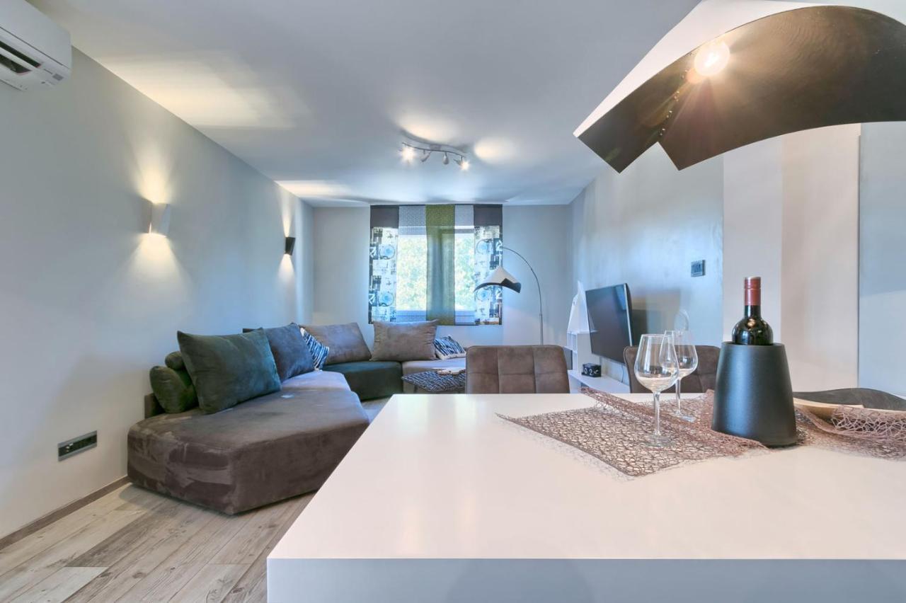 Modern Oasis Apartment Пула Екстериор снимка
