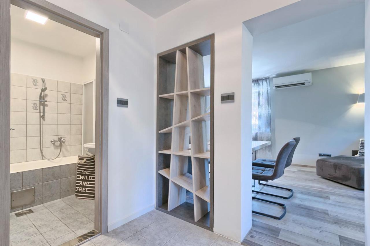 Modern Oasis Apartment Пула Екстериор снимка