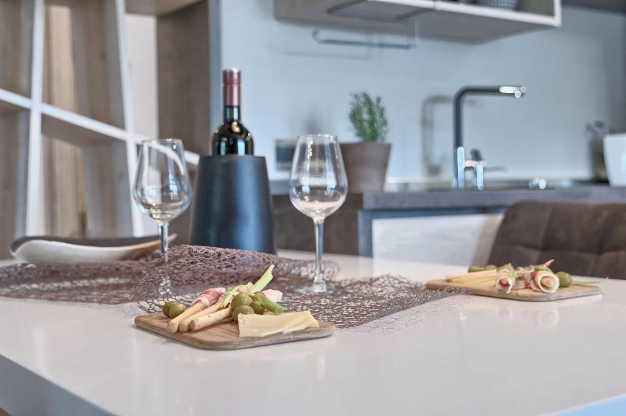 Modern Oasis Apartment Пула Екстериор снимка