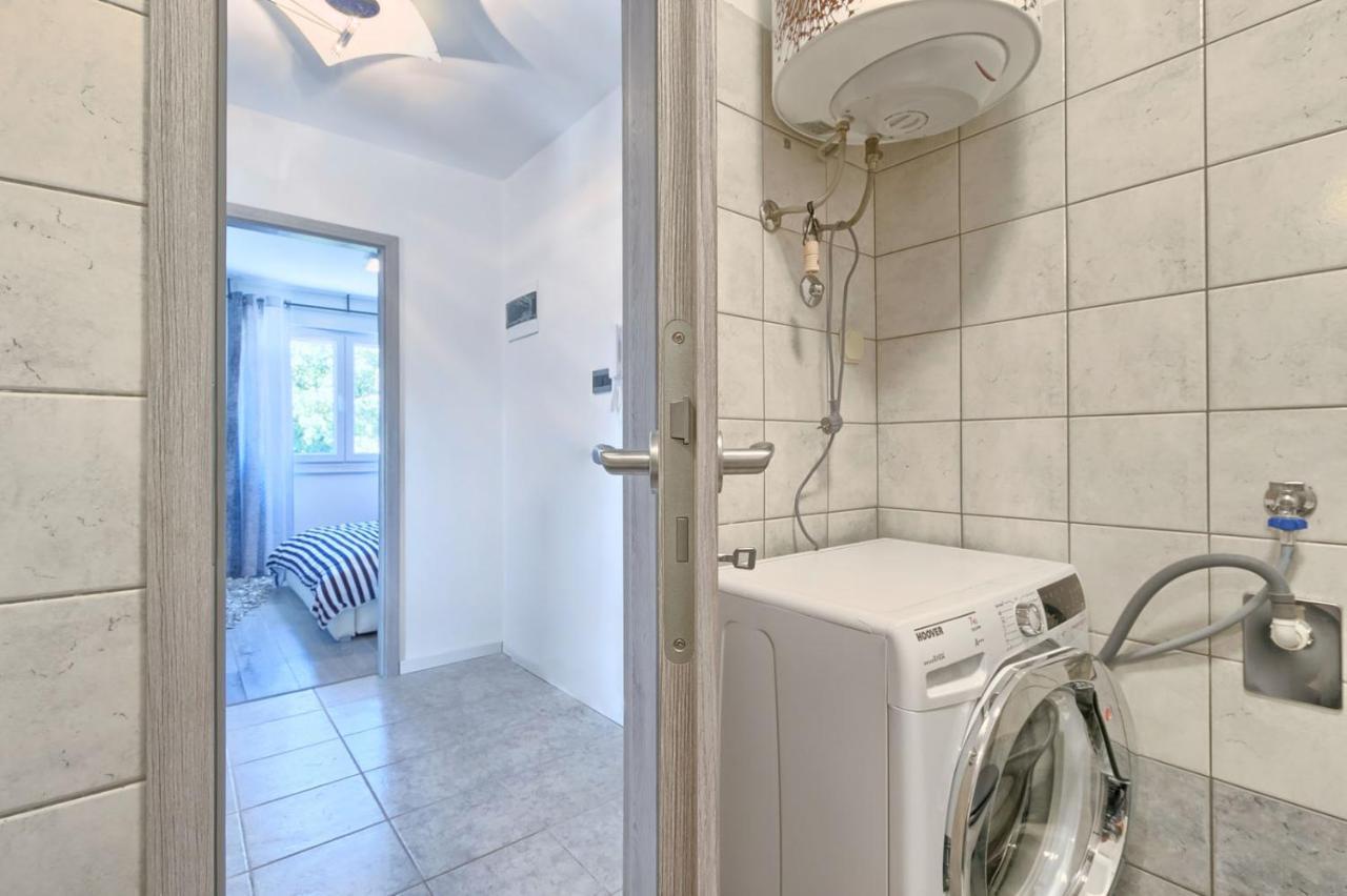 Modern Oasis Apartment Пула Екстериор снимка