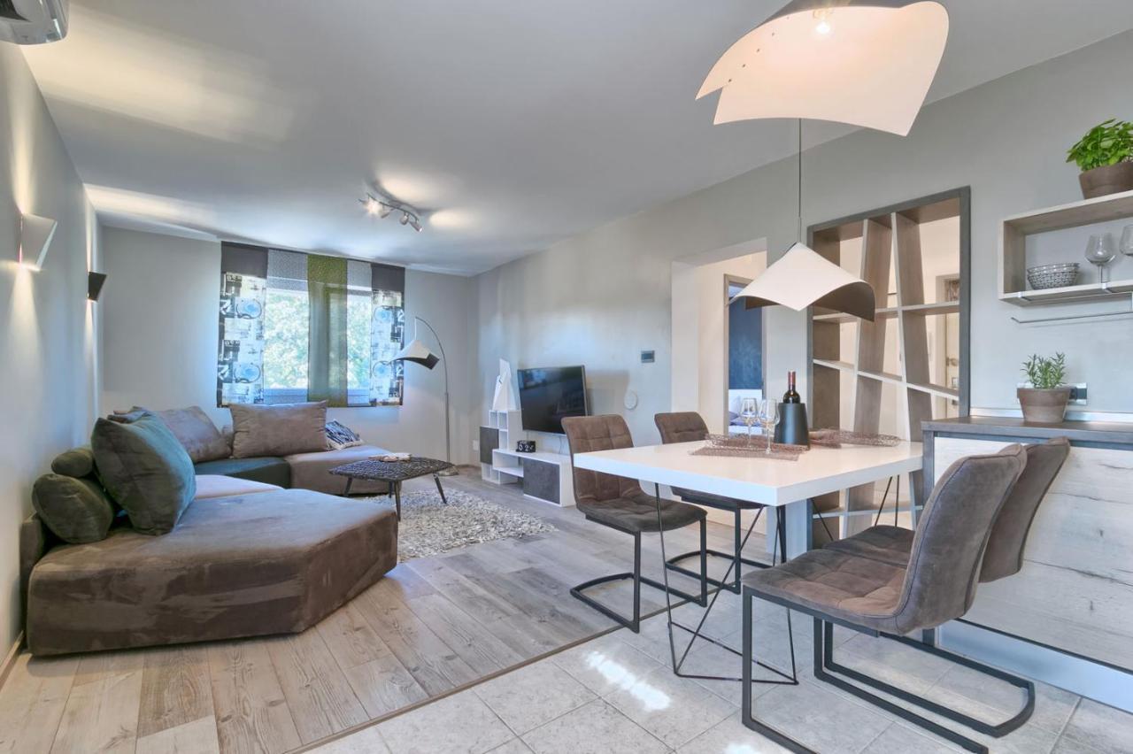 Modern Oasis Apartment Пула Екстериор снимка