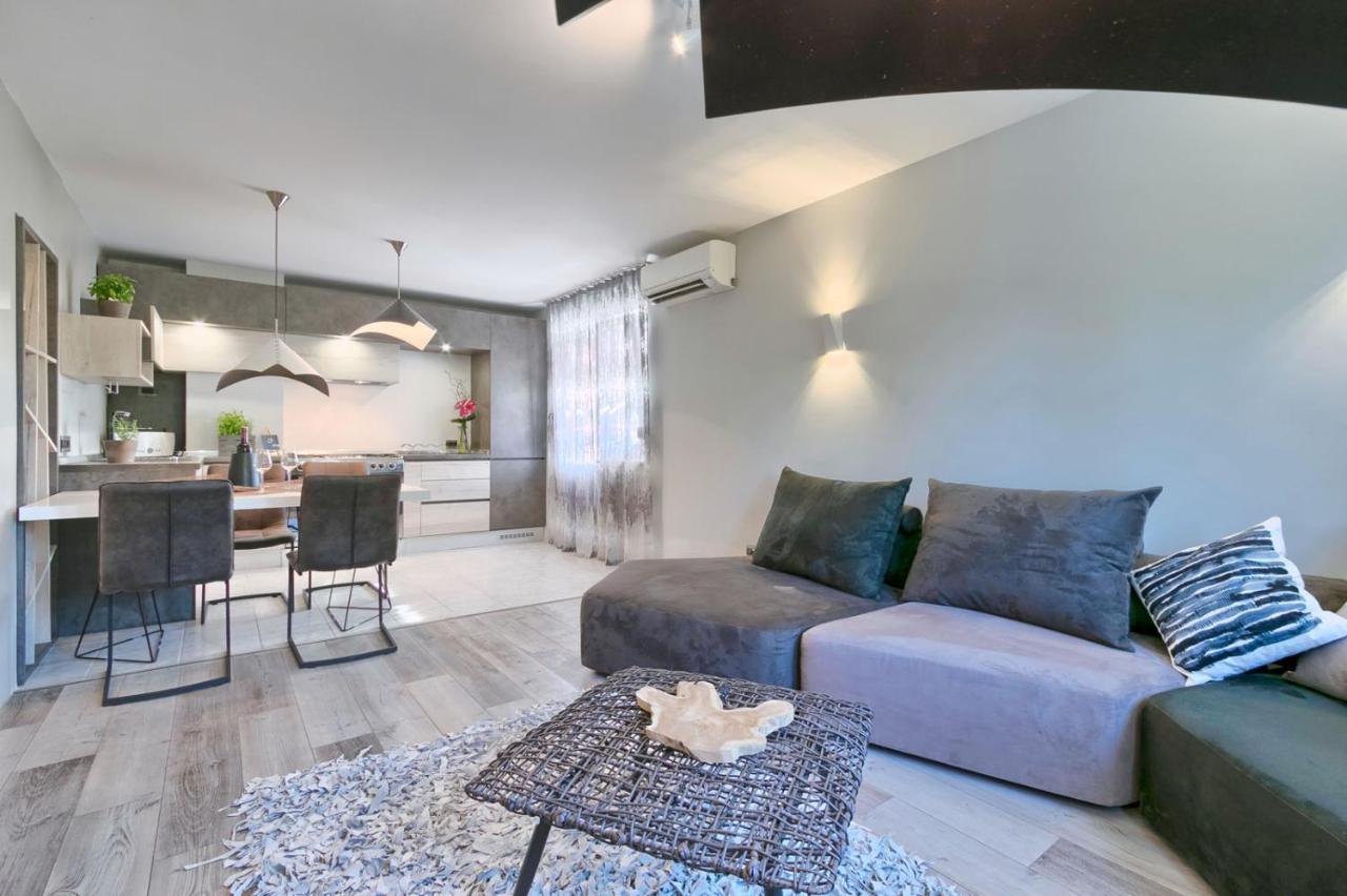 Modern Oasis Apartment Пула Екстериор снимка