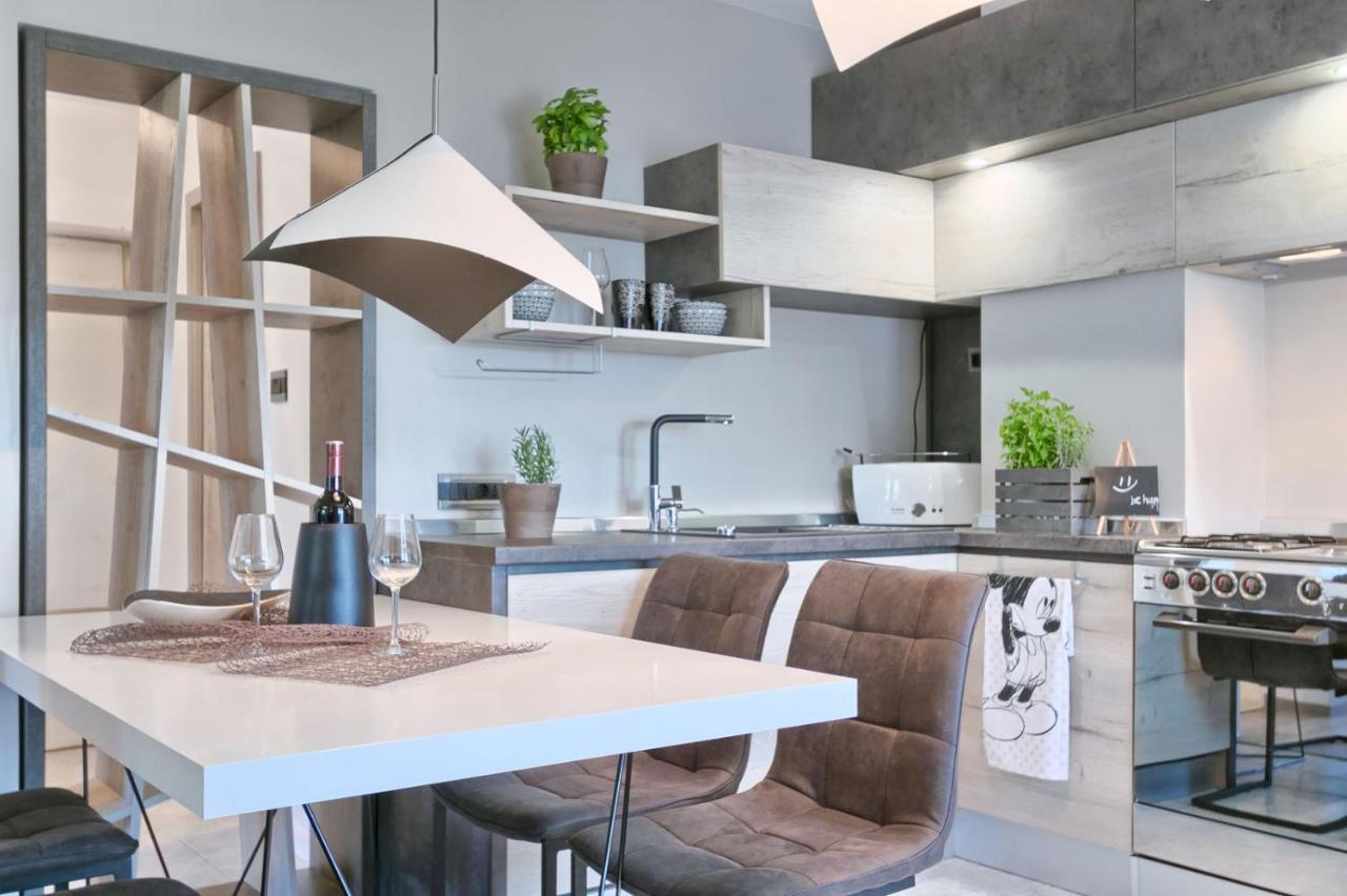Modern Oasis Apartment Пула Екстериор снимка