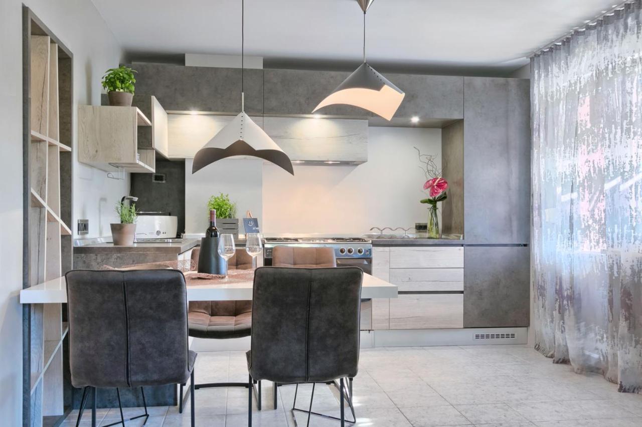 Modern Oasis Apartment Пула Екстериор снимка