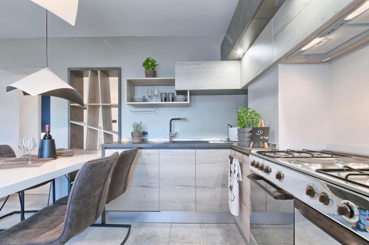 Modern Oasis Apartment Пула Екстериор снимка